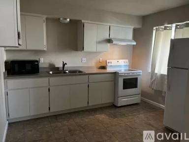 Main picture of 890 Edgewood Ave