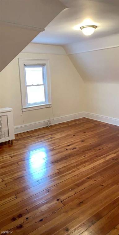 Main picture of 1938 Bay Ridge Ave