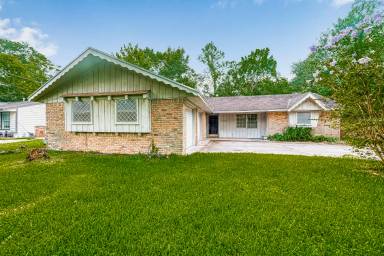 Main picture of 1520 Pinegrove St