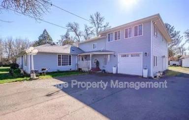 Main picture of 2136 Main St