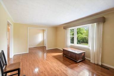 Main picture of 196 Broadview Cir