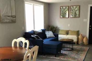 Main picture of 201 N Sacramento Ave