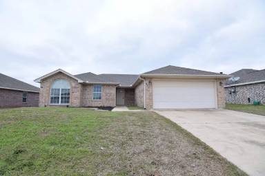 Main picture of 304 Sims Ridge Dr