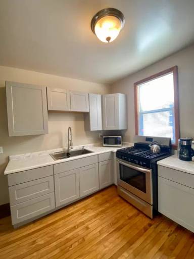 Main picture of 2471 N Fratney St