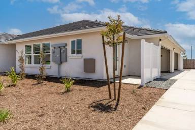 Main picture of 2539 Oakmont Cir