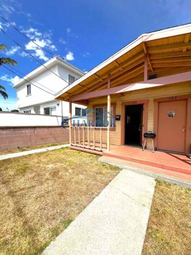 Main picture of 782-786 W 18 782 St