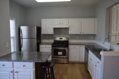 Main picture of 913 Prestwyck Ct