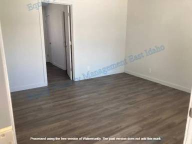 Main picture of 1335 S 5th Ave