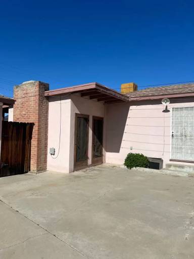 Main picture of 1421 1/2 El Rancho Dr