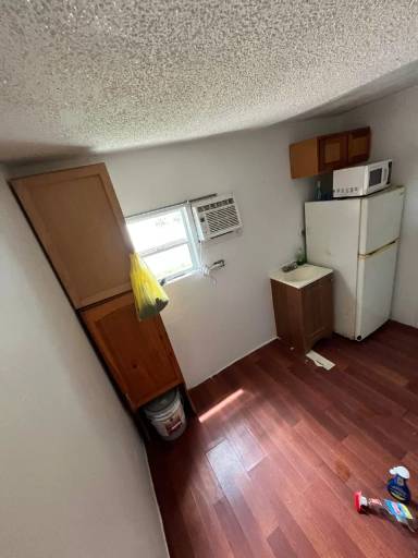 Main picture of 1331 SW 129th Ave