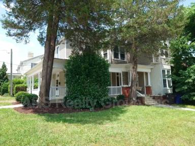 Main picture of 669 Holly Ave