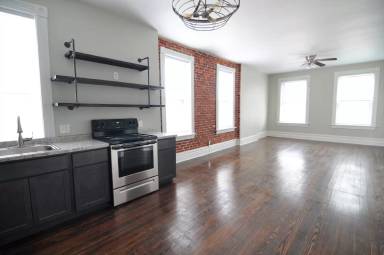 Main picture of 2711 Arsenal St