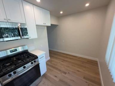 Main picture of 267 W Elm Ave