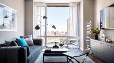 Main picture of 115 E Lake St