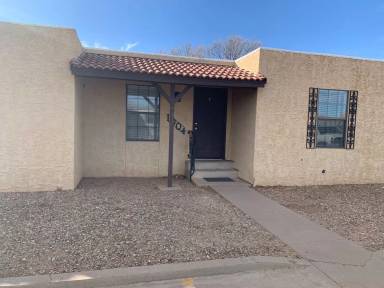 Main picture of 1004 Mockingbird Ln