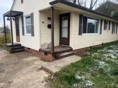 Main picture of 1032 N Wilcox Dr