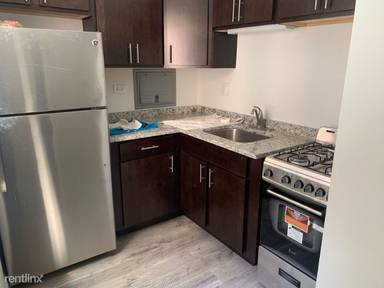 Main picture of 6211 N Kenmore Ave