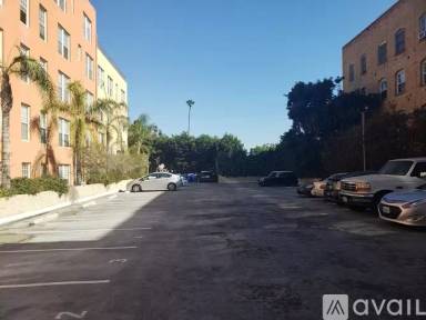 Main picture of 5640 Franklin Ave