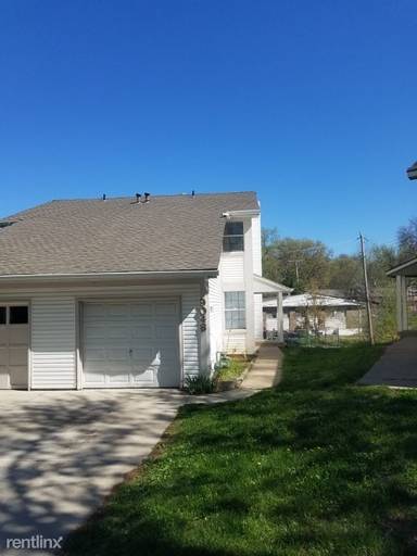 Main picture of 9048 W 83rd Ter