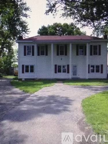 Main picture of 1124 E Blue Lick Rd