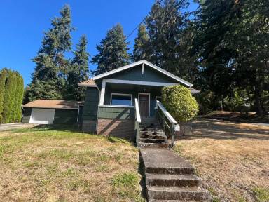 Main picture of 882 SE Adams Ave