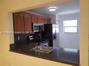 Main picture of 880 NE 207th Ter