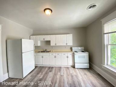 Main picture of 728 Tazewell Ave SE