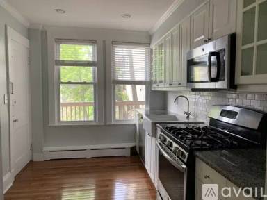 Main picture of 1742 Commonwealth Ave