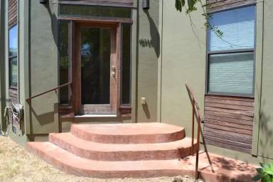 Main picture of 1036 E 43rd St