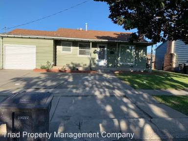 Main picture of 111 Mayfair Dr