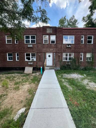Main picture of 4056 Reading Rd