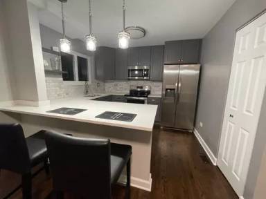Main picture of 2006 Maple Ave