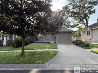 Main picture of 2020 N 61st St