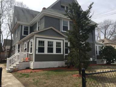 Main picture of 195 W 3rd St