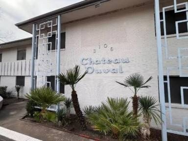 Main picture of 3106 Duval St