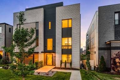 Main picture of 1074 Archer St
