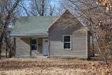 Main picture of 1207 N Rogers Ave