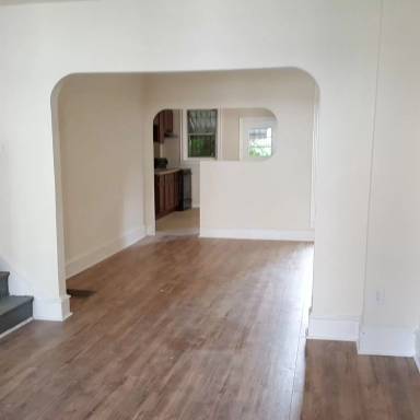 Main picture of 6014 N Woodstock St