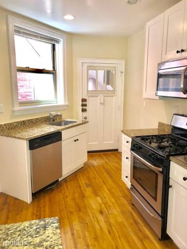 Main picture of 520 W Stratford Pl