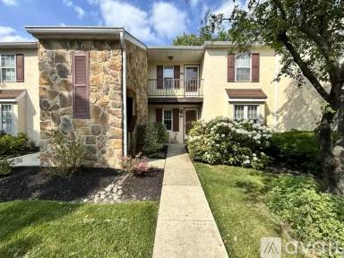 Main picture of 180 Valley Stream Cir
