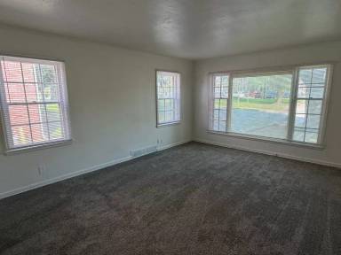 Main picture of 5132 NW Radial Hwy