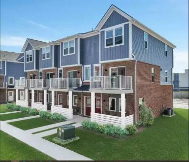 Main picture of 813 Canterbury Ln