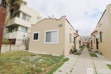 Main picture of 846 N Van Ness Ave