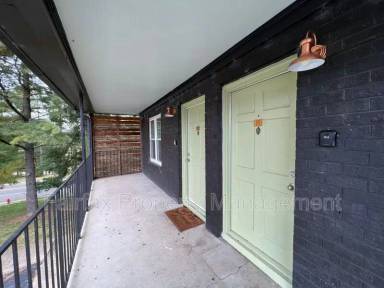 Main picture of 1011 Burke St