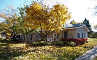 Main picture of 195 Monroe St