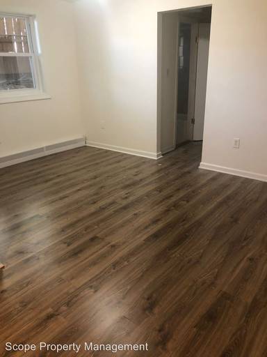Main picture of 520 Eastern Ave NE