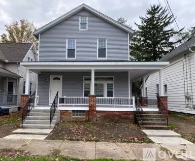 Main picture of 2674 Myrtle St