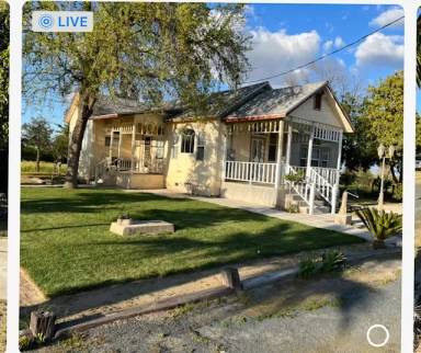 Main picture of 17174 Indianola Ave