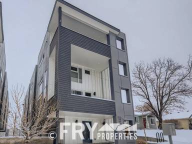 Main picture of 1245 Utica St