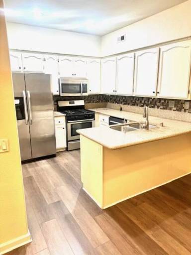 Main picture of 10977 Creekbridge Pl